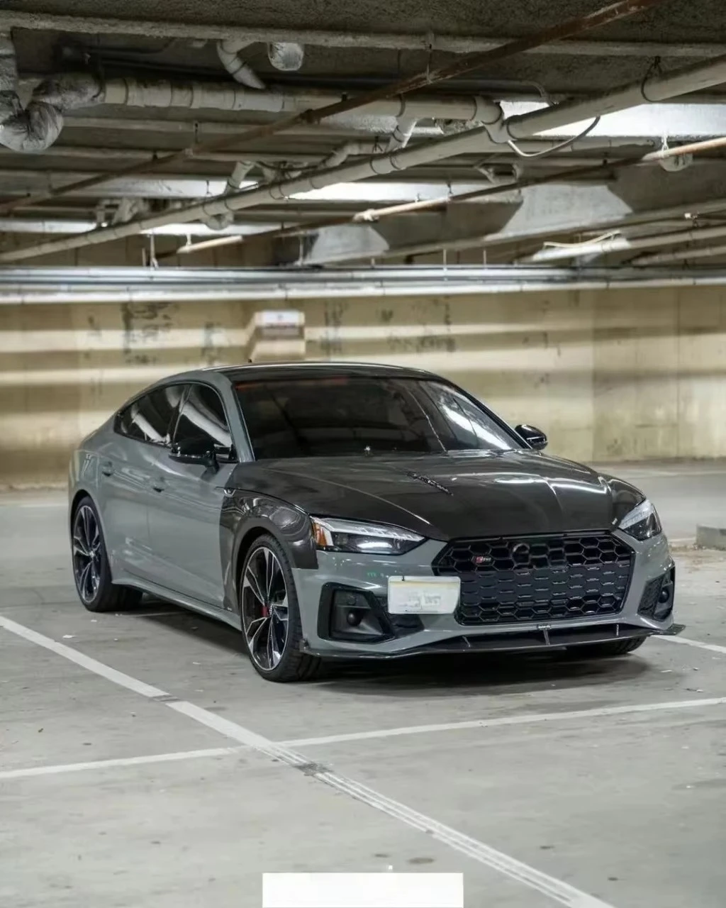 غطاء محرك السيارة عالي الجودة من ألياف الكربون الجافة A5 S5 لأغطية السيارات أودي A5 S5 مع فتحة تهوية