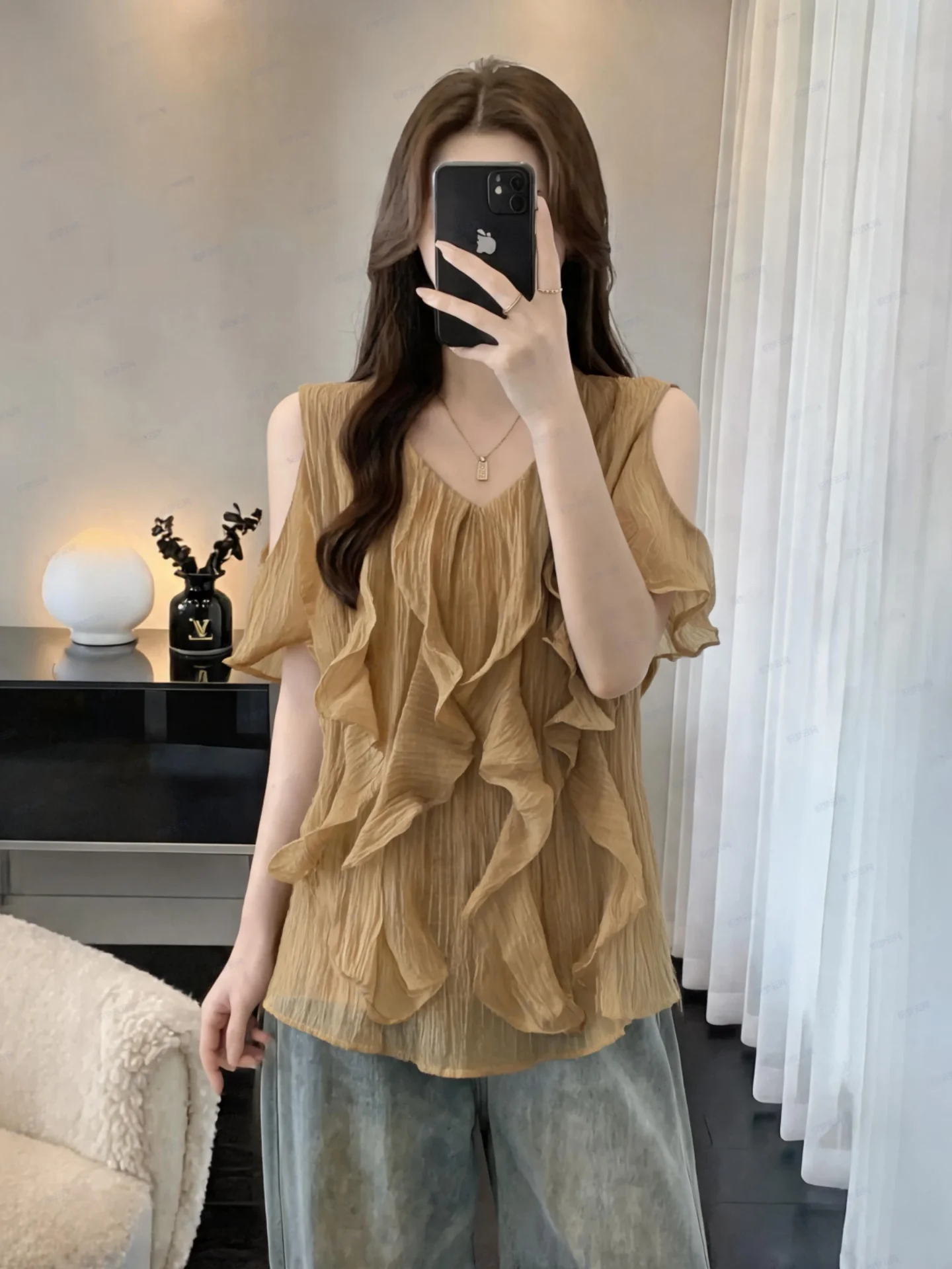 

Slimming V-Neck Short Sleeve Shoulder Bared Shirt for Women with Lace Trim Korean Style Commute Fashion plus Size Summer 2026