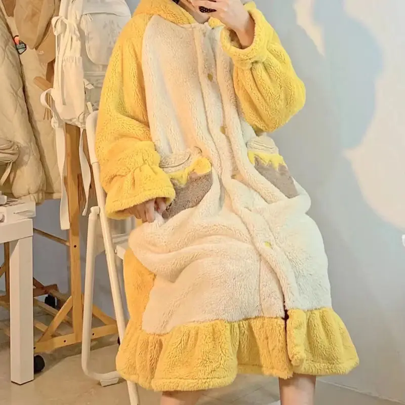 Women\'s Winter Thin Nightgown Length To Shank Polyester Warm Comfortable Winnie the Pooh Leisure Wear With Two Big Pockets