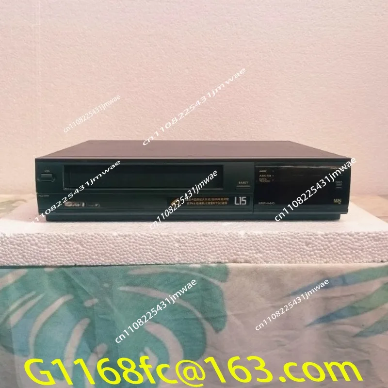 L15 Video Recorder Old Style Video Tape Cassette Player