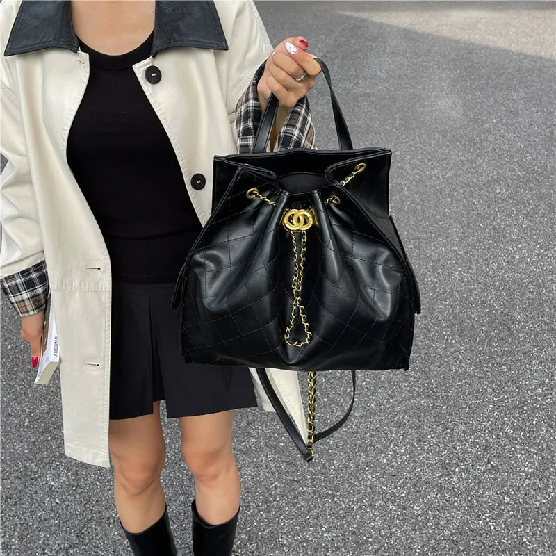 

Новый женский минималистичный рюкзак, большая вместительная сумка со съемным ремнем-цепочкой для переноски через плечо, универсальный повседневный кошелек