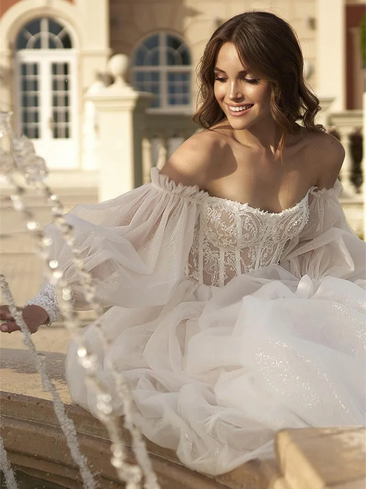 Abito da sposa con scollo a cuore e spalle scoperte Applicazioni in pizzo Maniche a sbuffo Una linea Abito da sposa Abiti da sposa с eusдебное пла coi