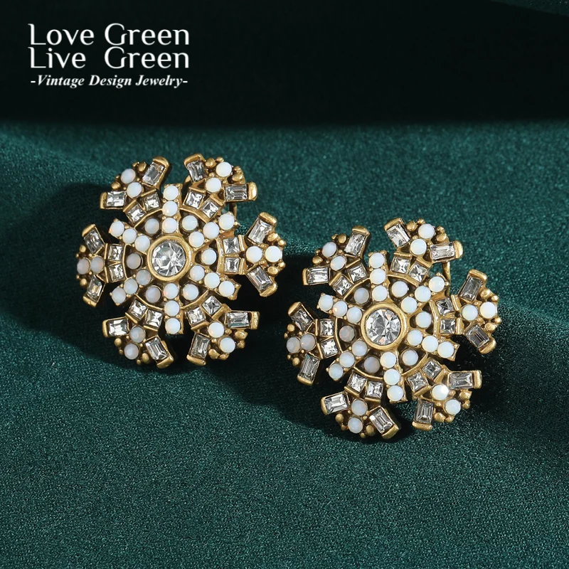 

Vintage White Rhinestone Snowflake Earring Stud Gold Color Natural Stone Christmas Jewelry Antique Women Accessories Wedding