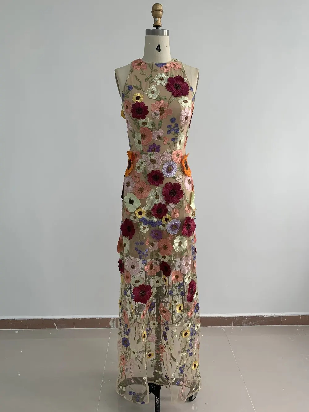 Bohemian style Winter New Style Fashion Elegant Embroidered Colorful Flower Decoration Celebrity Casual Sleeveless Long Dress