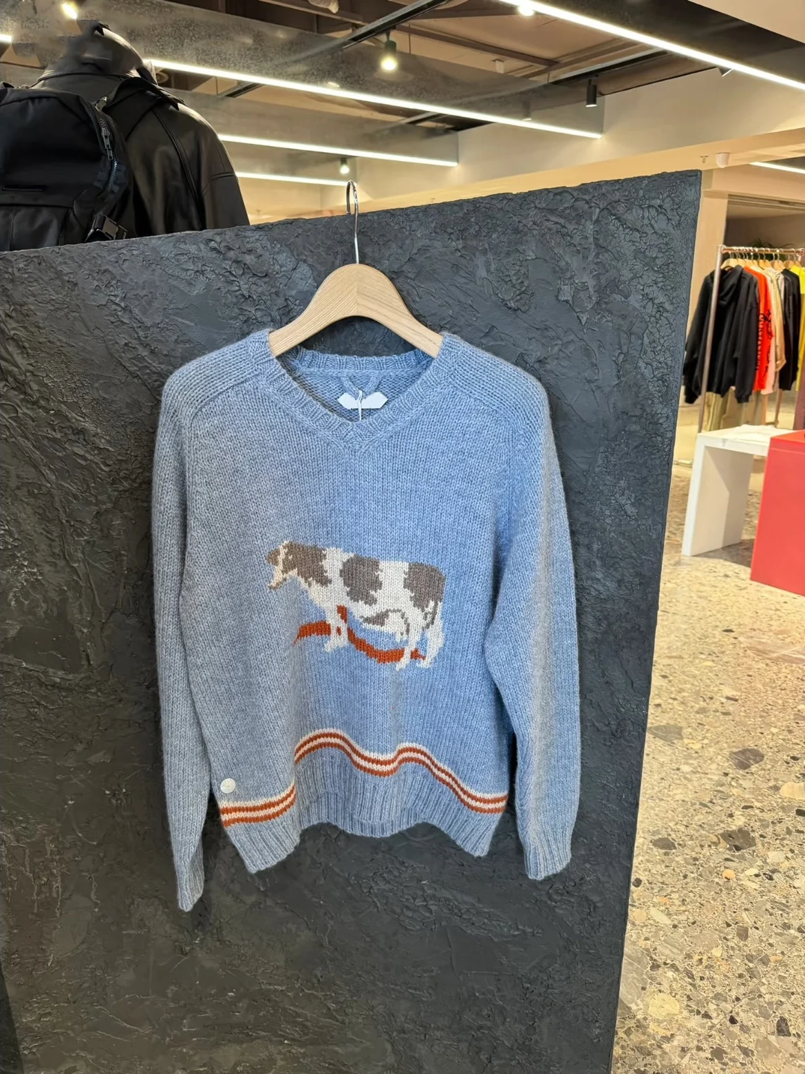 

Вязаный свитер HEIDD с V-образным вырезом и мультяшным рисунком коровы, синий, женский шерстяной пуловер, осенне-зимняя мода