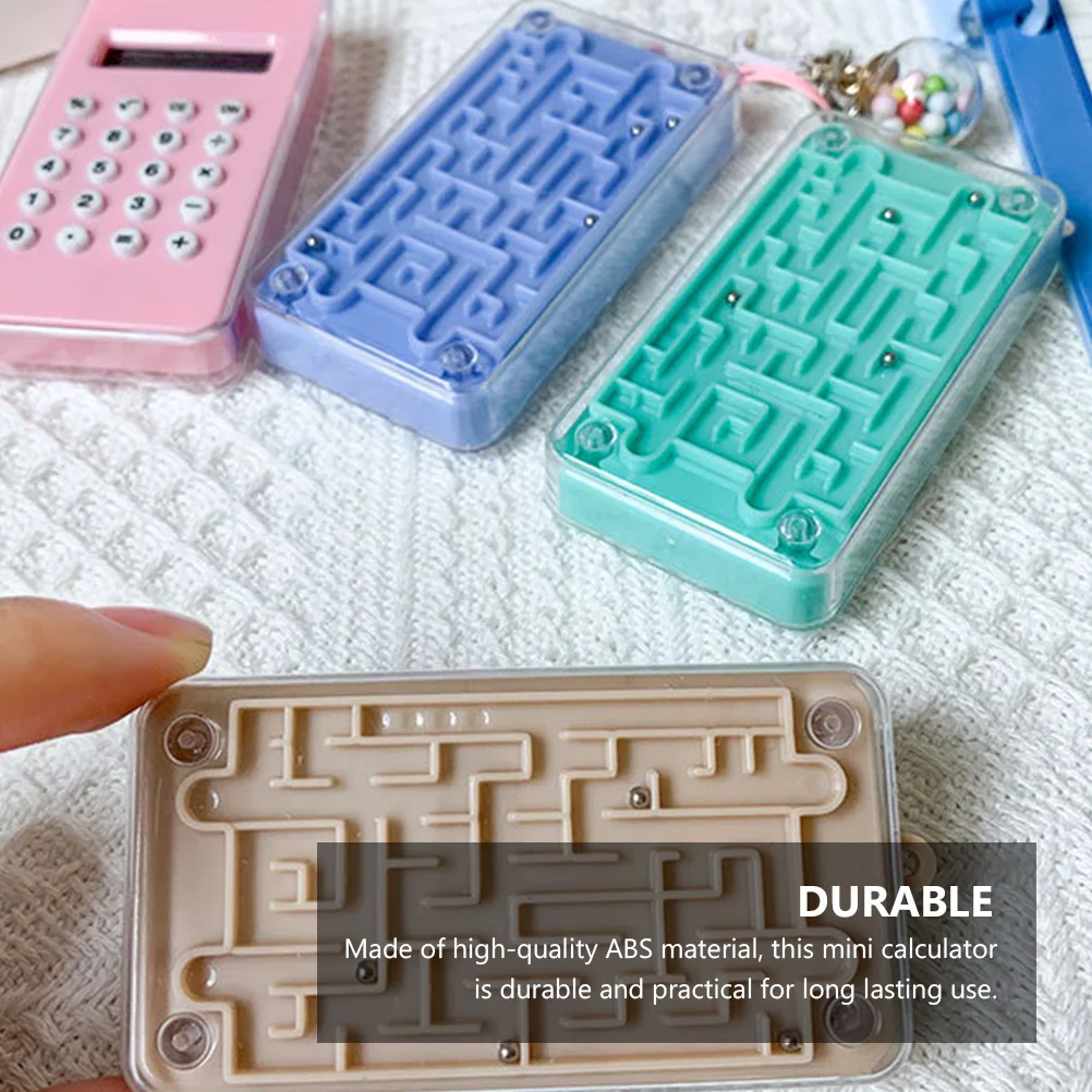 Mini Rekenmachine Grappig Doolhof Student Rekenhulpmiddel Handheld Zaktype Grootte Cartoon Draagbare Studenten