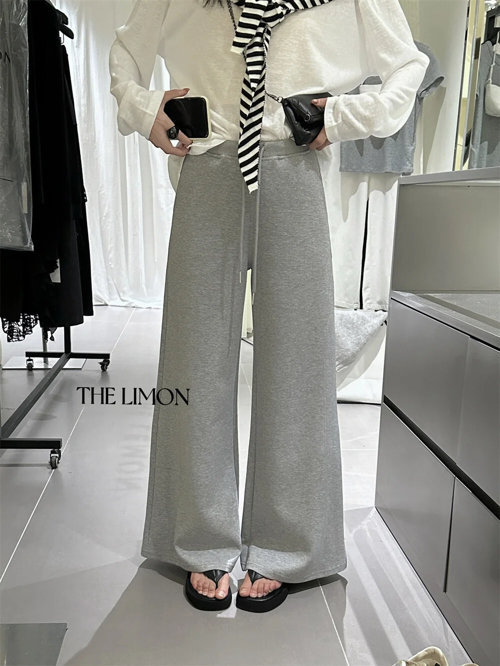 

Широкие спортивные брюки с высокой талией, на шнурке, прямого кроя, свободные, универсальные, длинные, для повседневной носки, с простым узором, женские, повседневные.