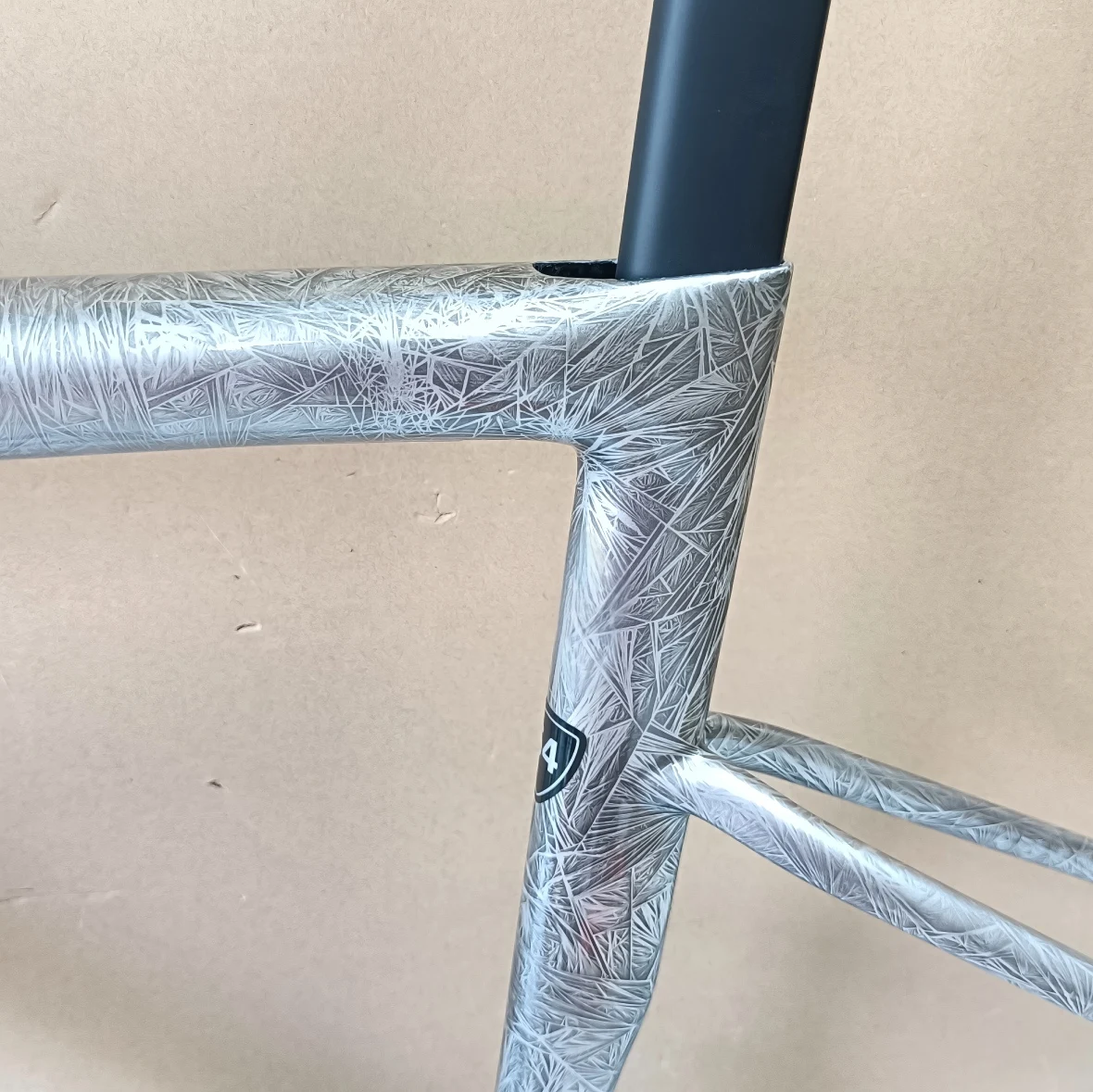 2025 New Carbon Road Frame X8 super lightweight Disc Brake Bicycle Frame Handlebar With Full Internal Cable Routing
