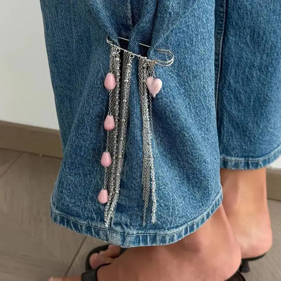 Ingemark Sweet Cute Pink Ceramic Heart Shape Pendant Brooches Women Romantic Seed Beads Metal Tassel Chain Brooch Versatile Pin