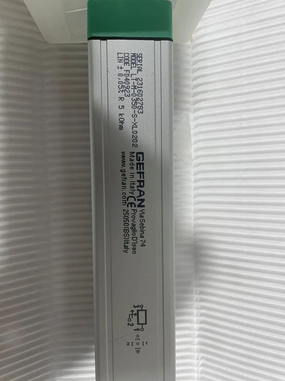 

ONE Brand NEW Gefran LT Rectilinear Displacement TransducerLT-M-0350-S-XL0202