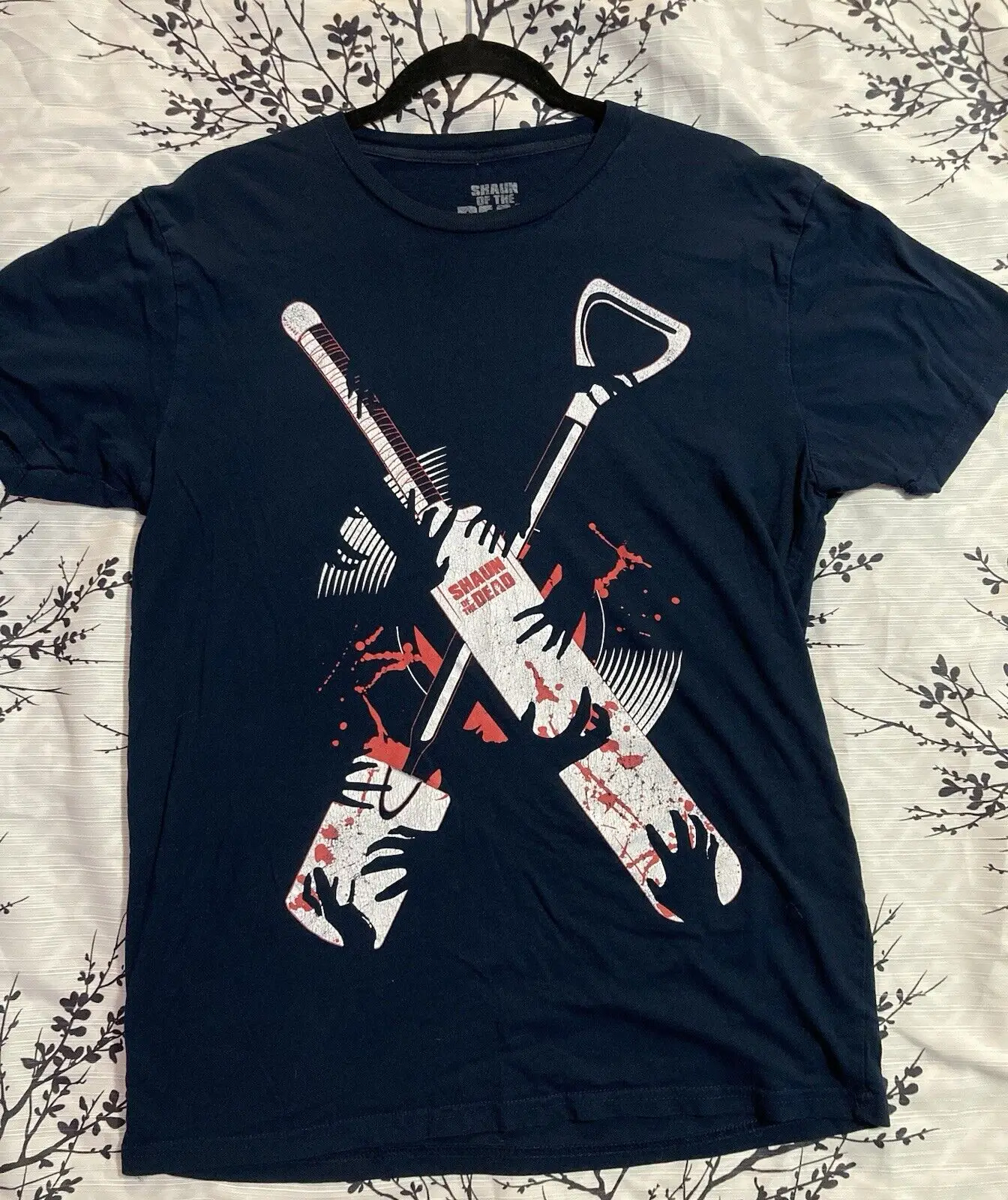 Shaun of the Dead T Shirt LootCrate Exclusive In Size Large Zombie Horror