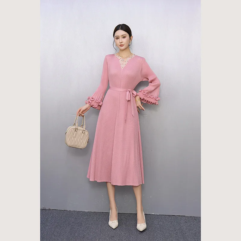 Miyake plisado 2025 nuevo vestido rojo plisado de estilo famoso a la moda para mujer falda elegante de longitud media con cintura para personas mayores