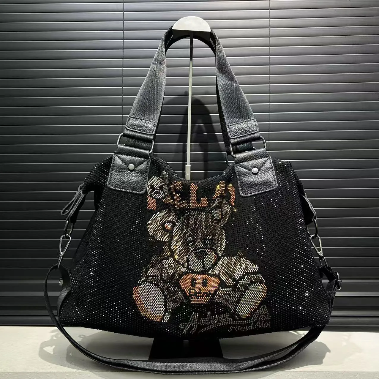 

Черная сумка-тоут с черными стразами в виде медведя, женская модная сумка большой вместимости с регулируемой ручкой, сумка через плечо, повседневная сумка для поездок на работу