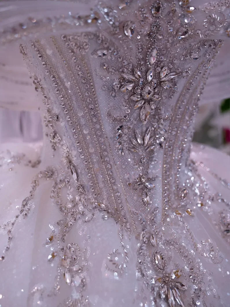 カスタムメイド 2025 ノーブルプリンセス ボールガウン ウェディングドレス 高級ビーズ ブライダルドレス オフショルダー レース シフォンドレス