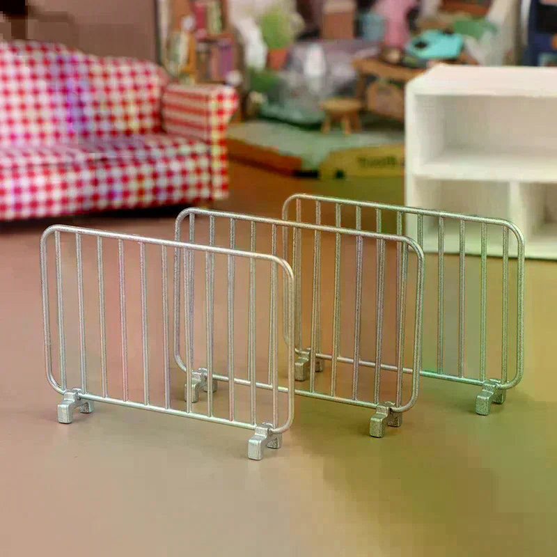 1:12 Dollhouse Simulation Metal Traffic Protective Fence Railing Dollhouse Mini Station Decoration Micro Scene Construction Prop