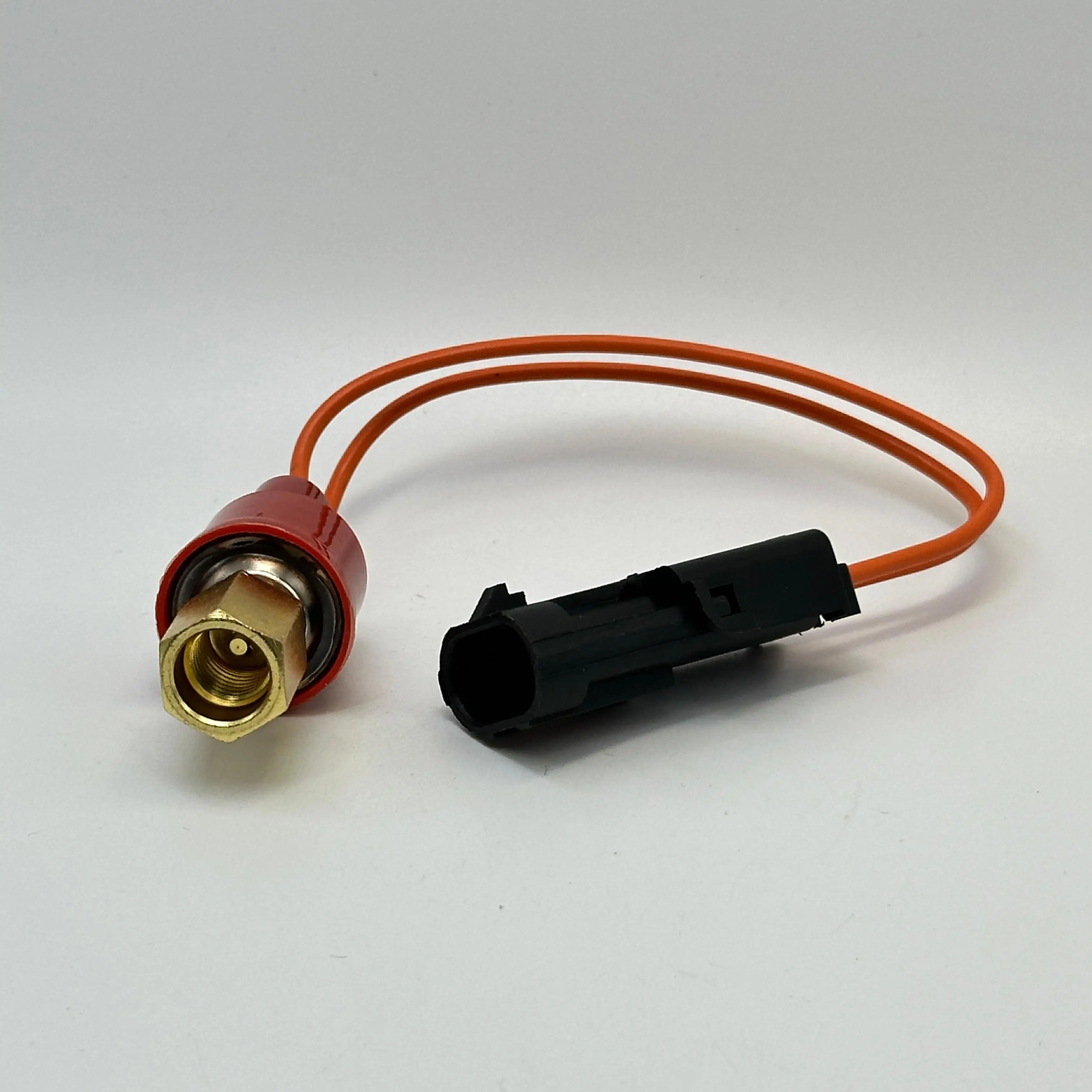 

Brand New Tractor Parts Switch, 7/16-20 On; 2.76Mpa Off: 2.1Mpa, Oem: 92038C1, 234921A1