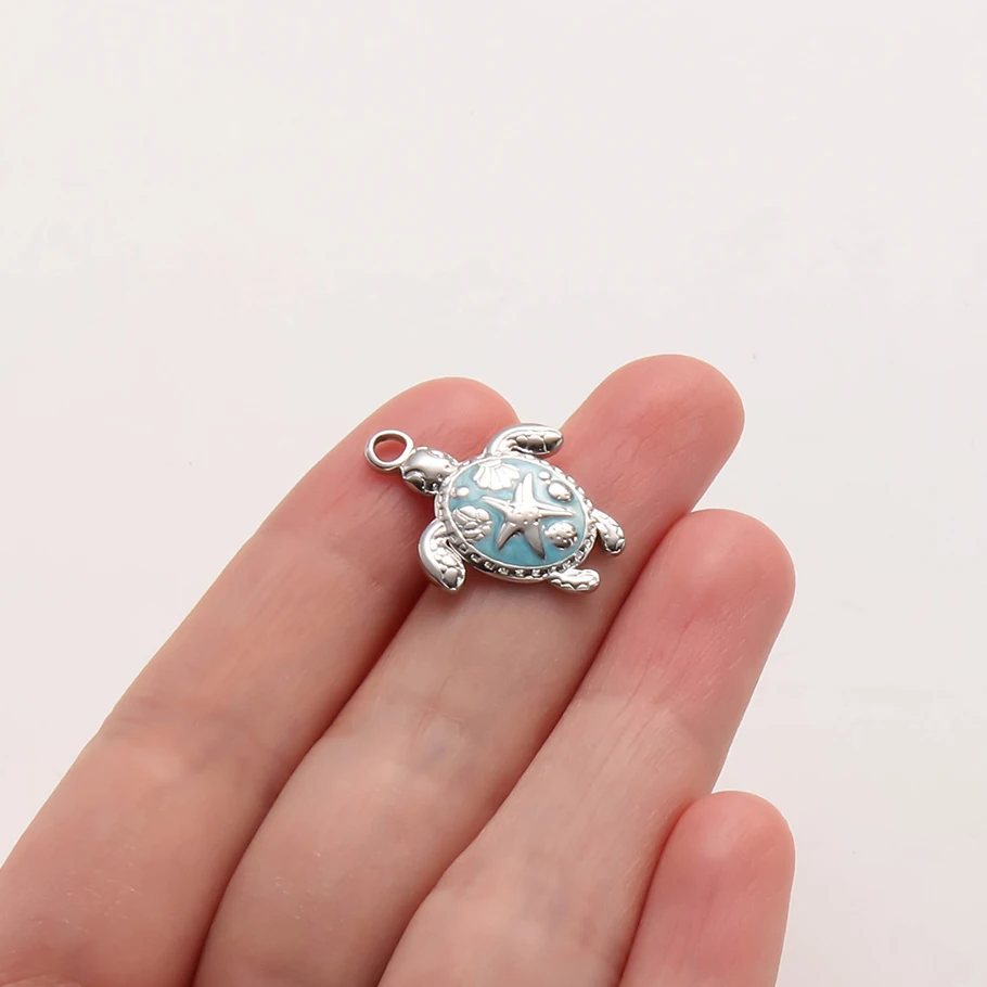 2 Stück silberfarbene Meereslebewesen-Anhänger, weiß/blau emailliert, Schildkröte, Seestern, Fisch, DIY-Edelstahl-Anhänger für die Schmuckherstellung – Detail 5