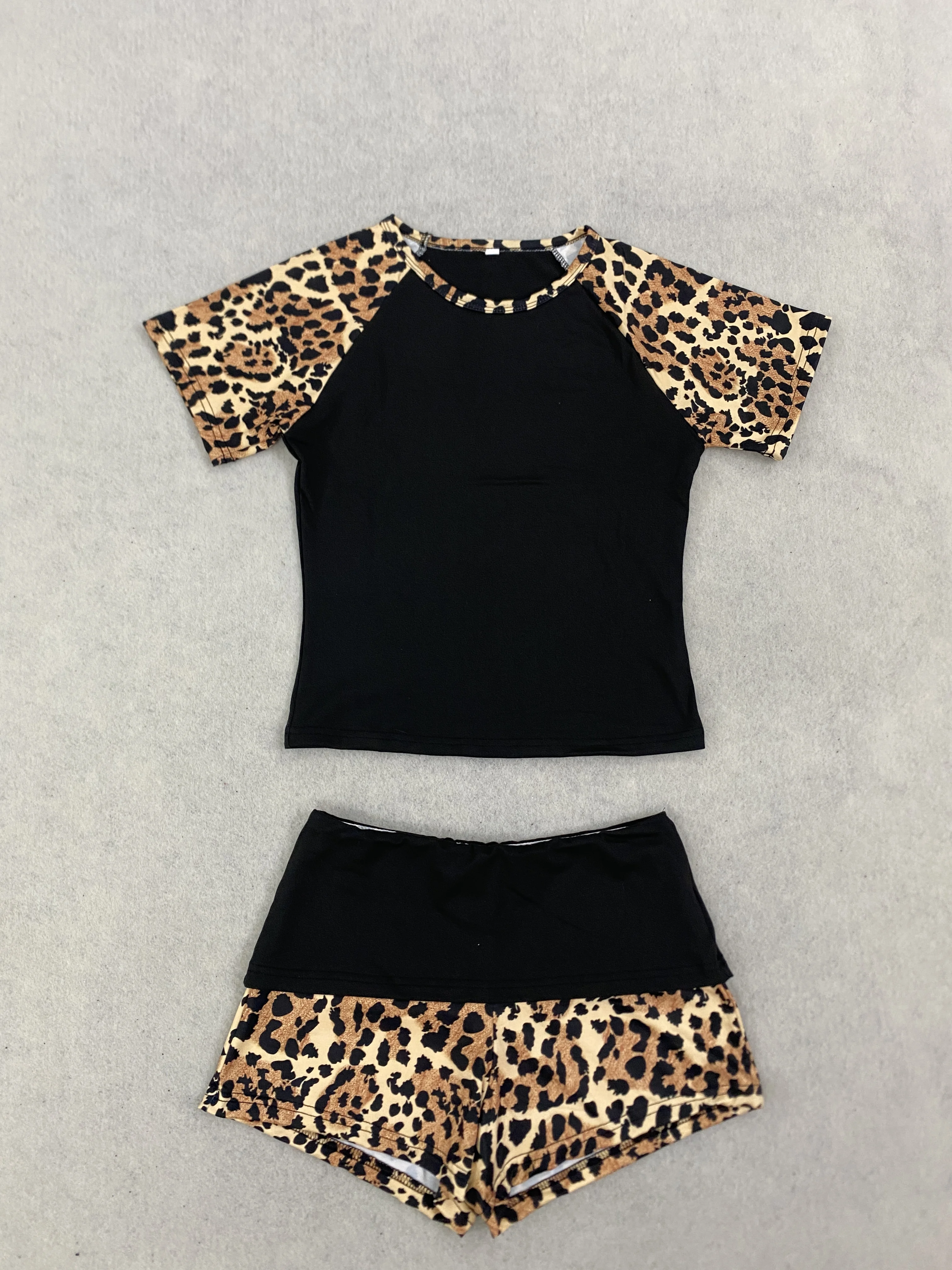 2026 Neues Amerikanisches Retro-Set mit Leopardenmuster-Splicing-Oberteil und Shorts, Y2K Punk Street Fashion Trend, Personalisierter Lässiger Hot-Girl-Look – Detail 17