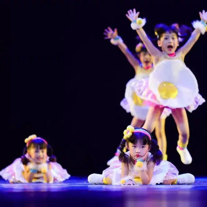 Costumes de spectacle de la journée des enfants avec jupes moelleuses de style anni, œufs en forme, olympiques de danse pour enfants