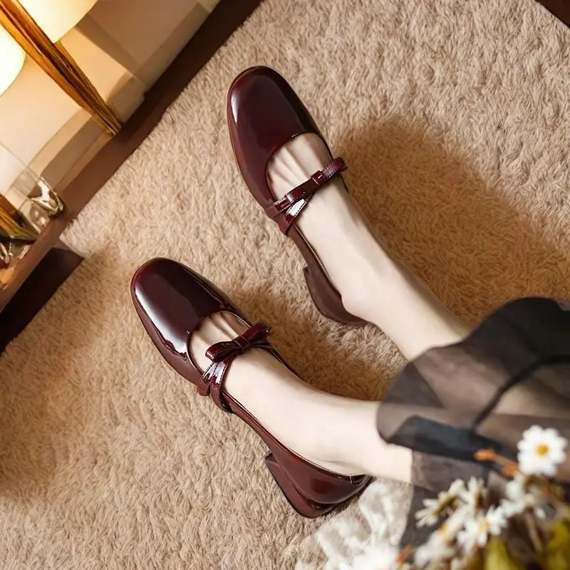 Zapatos de tacón Mary Jane con punta cuadrada brillante para mujer, zapatos sin cordones con detalle de lazo y correa cruzada ajustable, tacón medio, para informal y semiforma