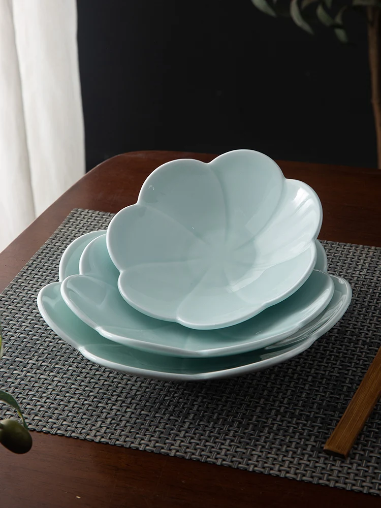 

Jingdezhen Cerc Diningware Unique aped Cold And Hot Di Lotus Heart Vegetable Plate for Restaurant Hotel Home Use
