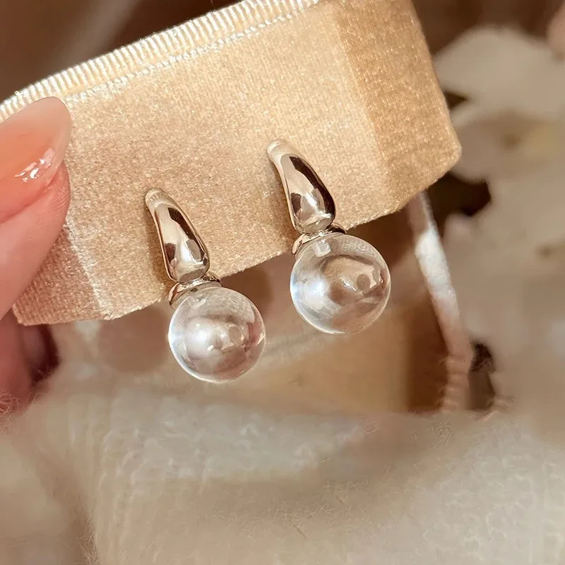 2026 Harz-Ohrringhaken mit transparenter runder Kugel, koreanischer Modeschmuck für Mädchen und Frauen, vielseitiges Accessoire, neues Design