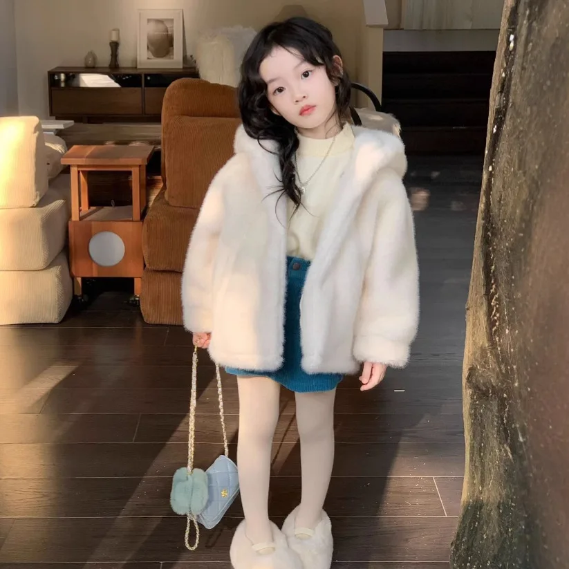 

Girls Coat 2025 Winter New Solid Color Korean Edition Coat Warm Thick Western Style Hoodie Sweet, Cute and Fashionable