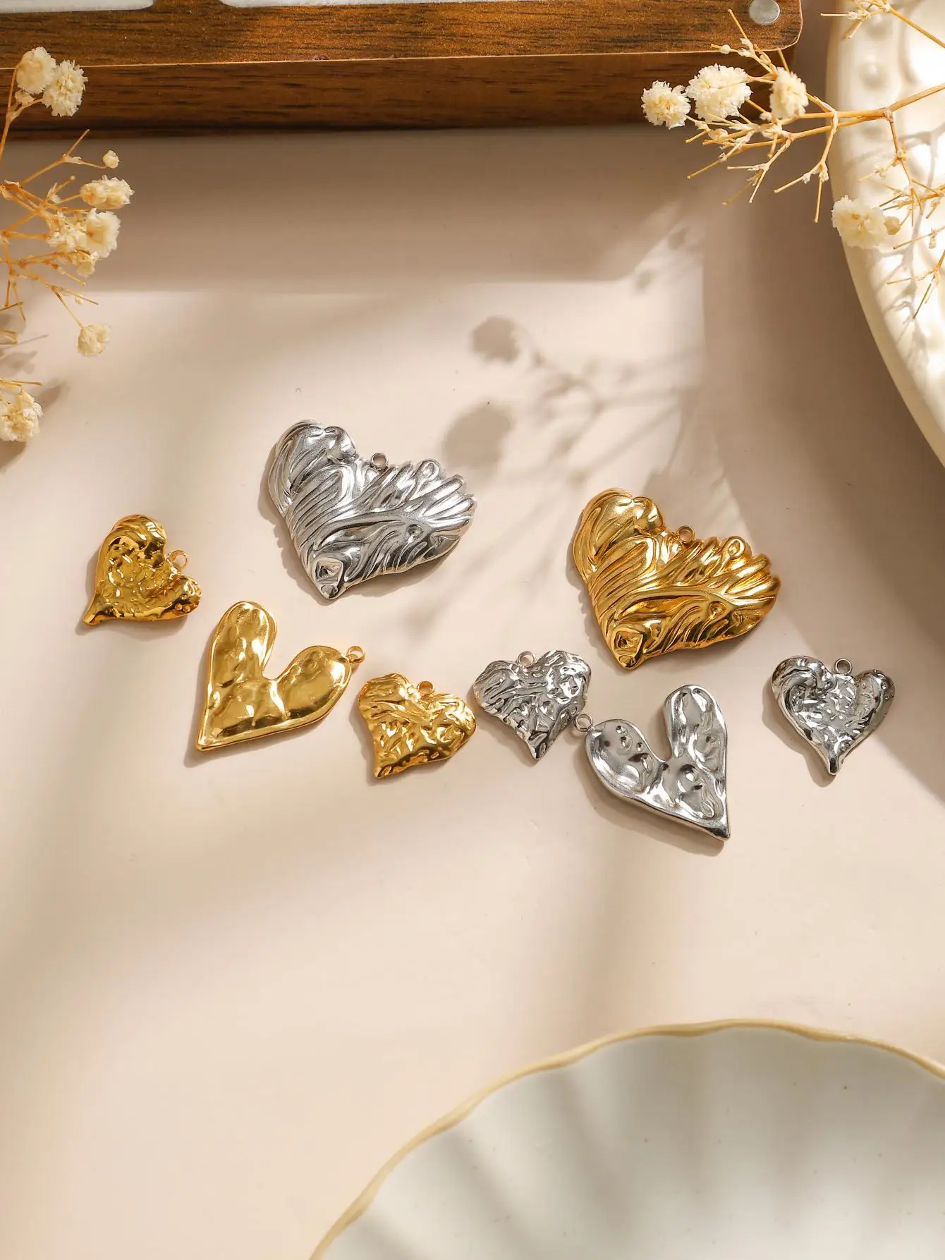 3-Piece Set: 304 Stainless Steel Heart-Textured 3D Pendant – Accessory for Bracelets and Other Jewelry Making