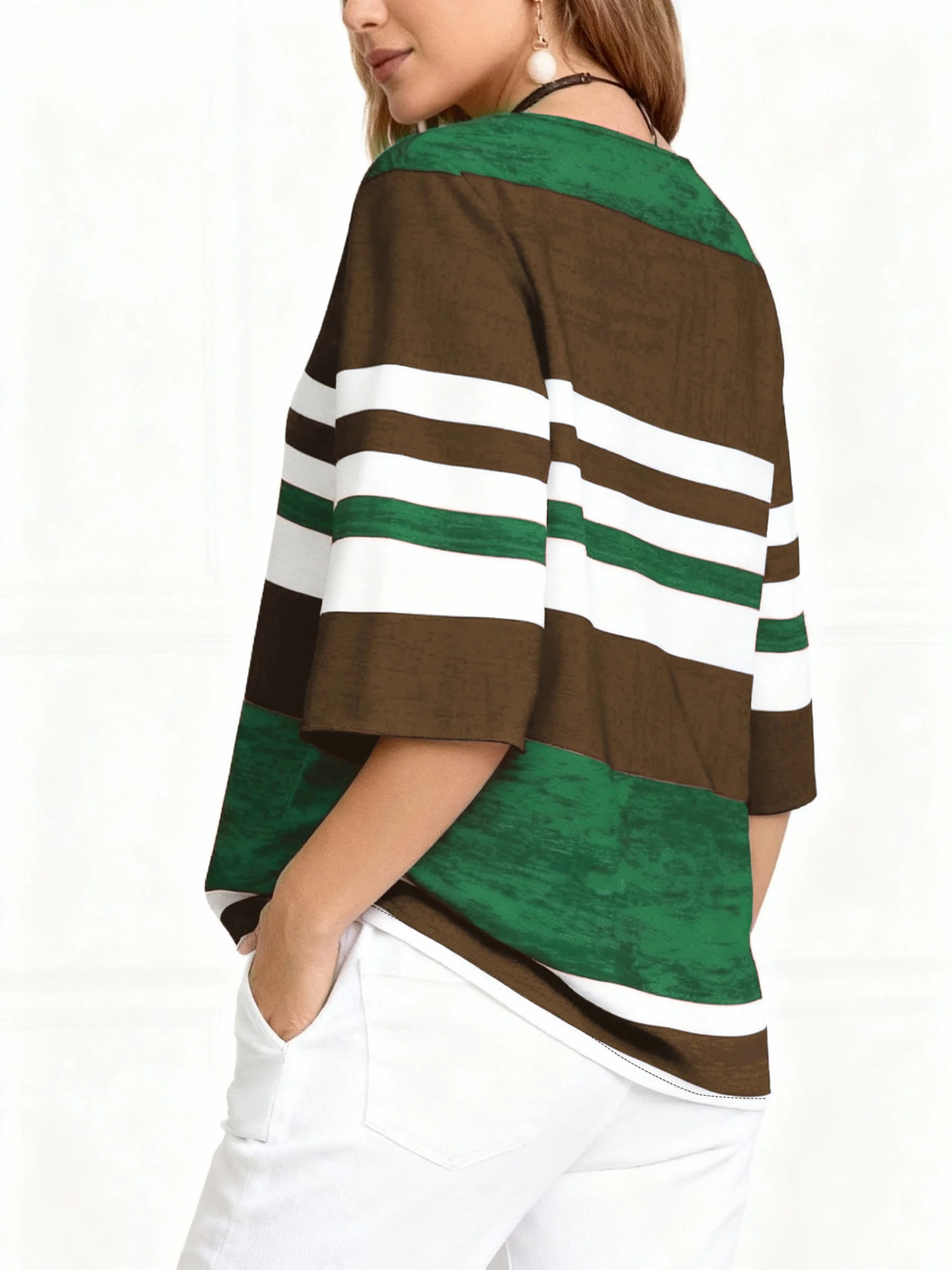 Gestreiftes Damen-Oberteil mit Knöpfen in Übergröße für einen trendigen Casual-Stil – Detail 5