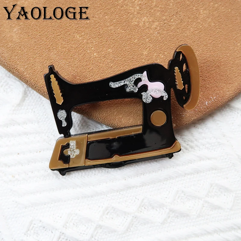 

YAOLOGE 2024 Original New Style Sewing Machine Brooch Creative Fun Simulation Furniture Design Clothing Bag Accessories Badge