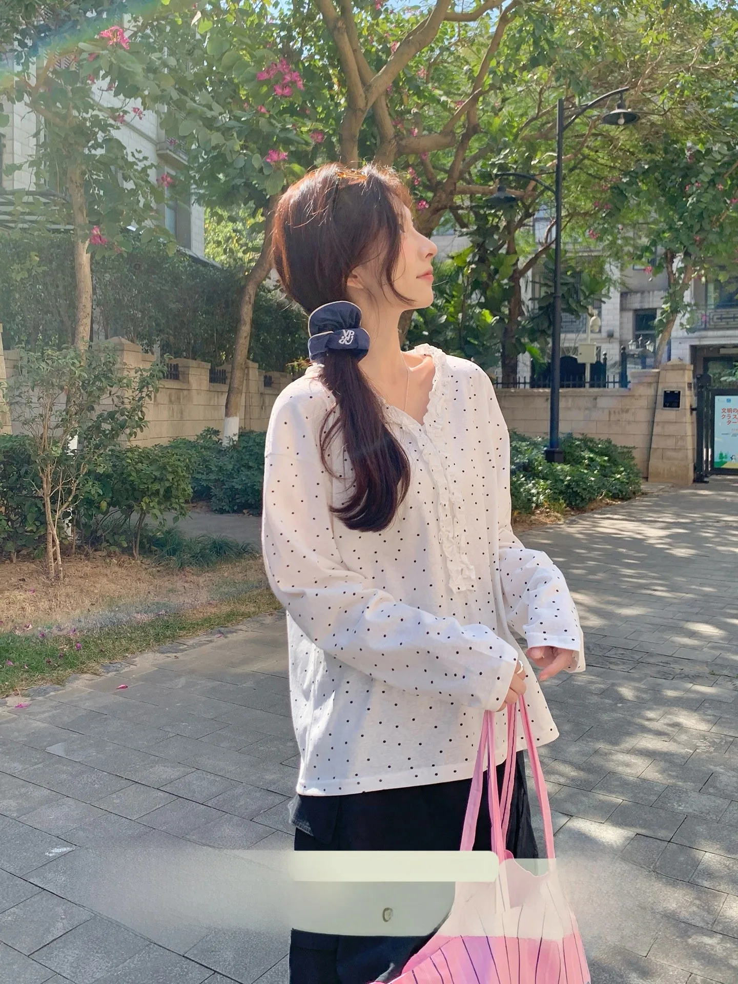 

Cheese Rabbit Long Sve Polka Dot T-irt Women's Flounce V-ne Casual Base irt Spring Loose Design Sense Top