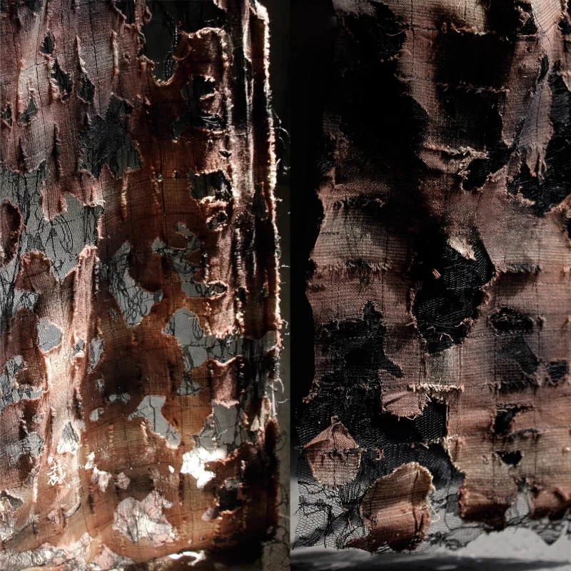

Горящая рваная выдолбленная полупрозрачная кружевная трехмерная текстурная ткань Трансформирующая коричневую дизайнерскую ткань для одежды