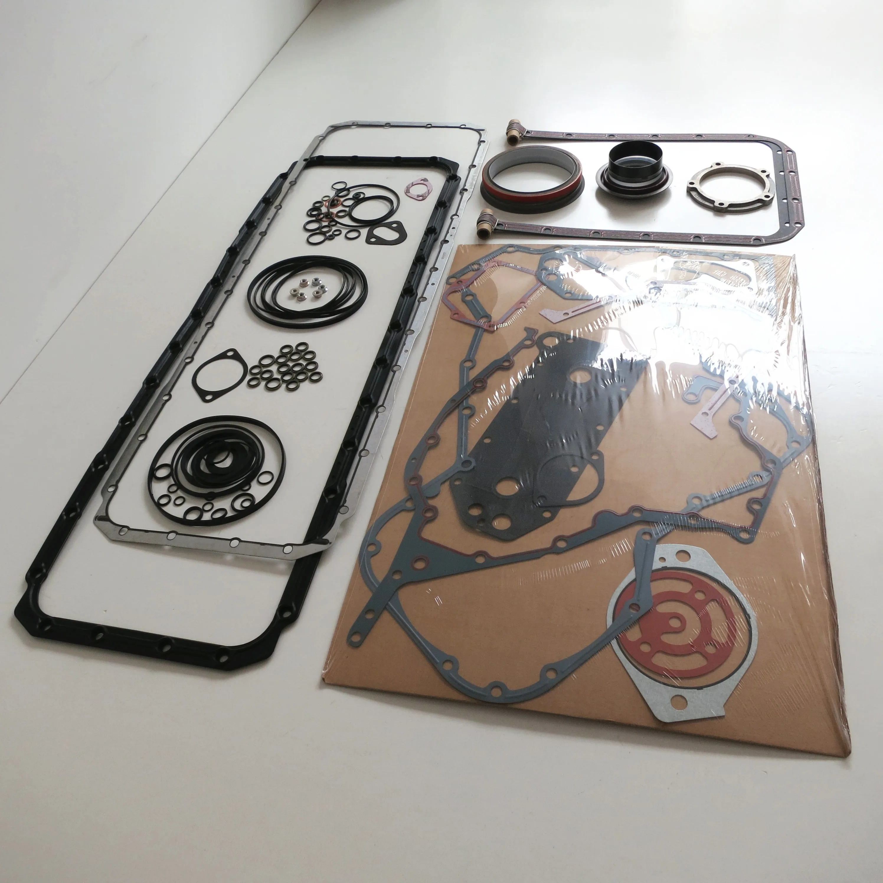 good quality  engine spare parts ISC lower gasket kit 2882049 engine bottom gaskets