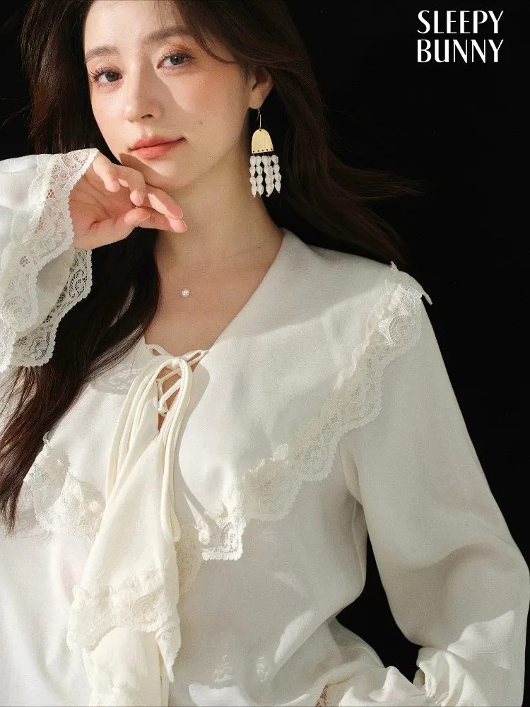 

Элегантная французская кружевная блузка с рюшами, женская милая свободная рубашка с длинным рукавом, осенний мягкий женский повседневный топ, винтажный дизайн с завязкой спереди