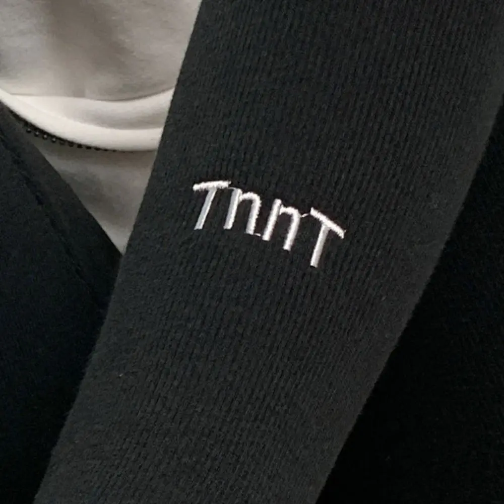 กางเกงเลกกิ้งผู้หญิงลายปัก ผ้าหนา ทรงยาว ใส่ได้ทั้งฤดูใบไม้ร่วงและฤดูหนาว ทรงเข้ารูป