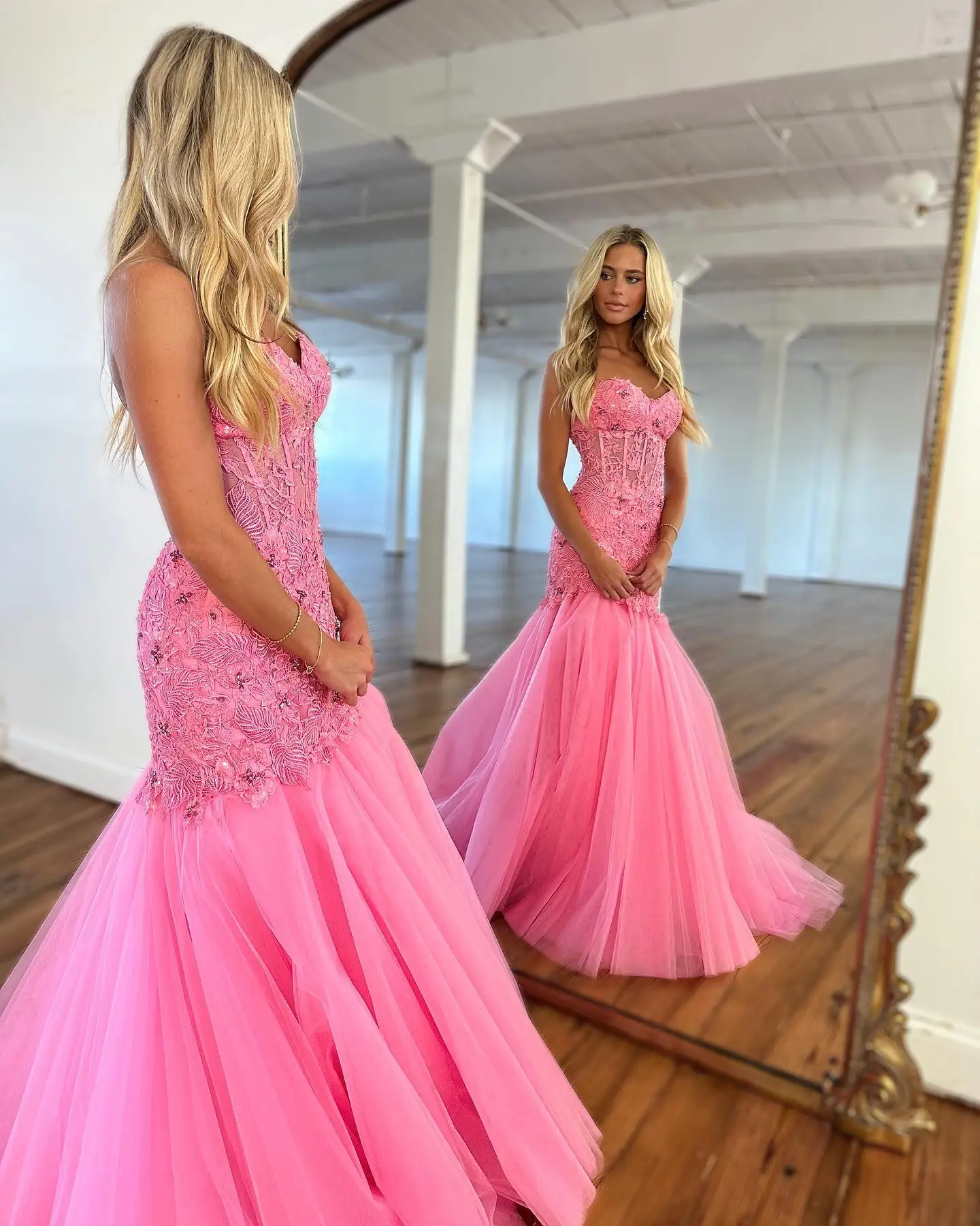 Tulle Luxurious Strapless Mermaid Prom Dresses Sparkly Lace Appliques Women's  Evening Gown Sweetheart Backless Graduation Dress