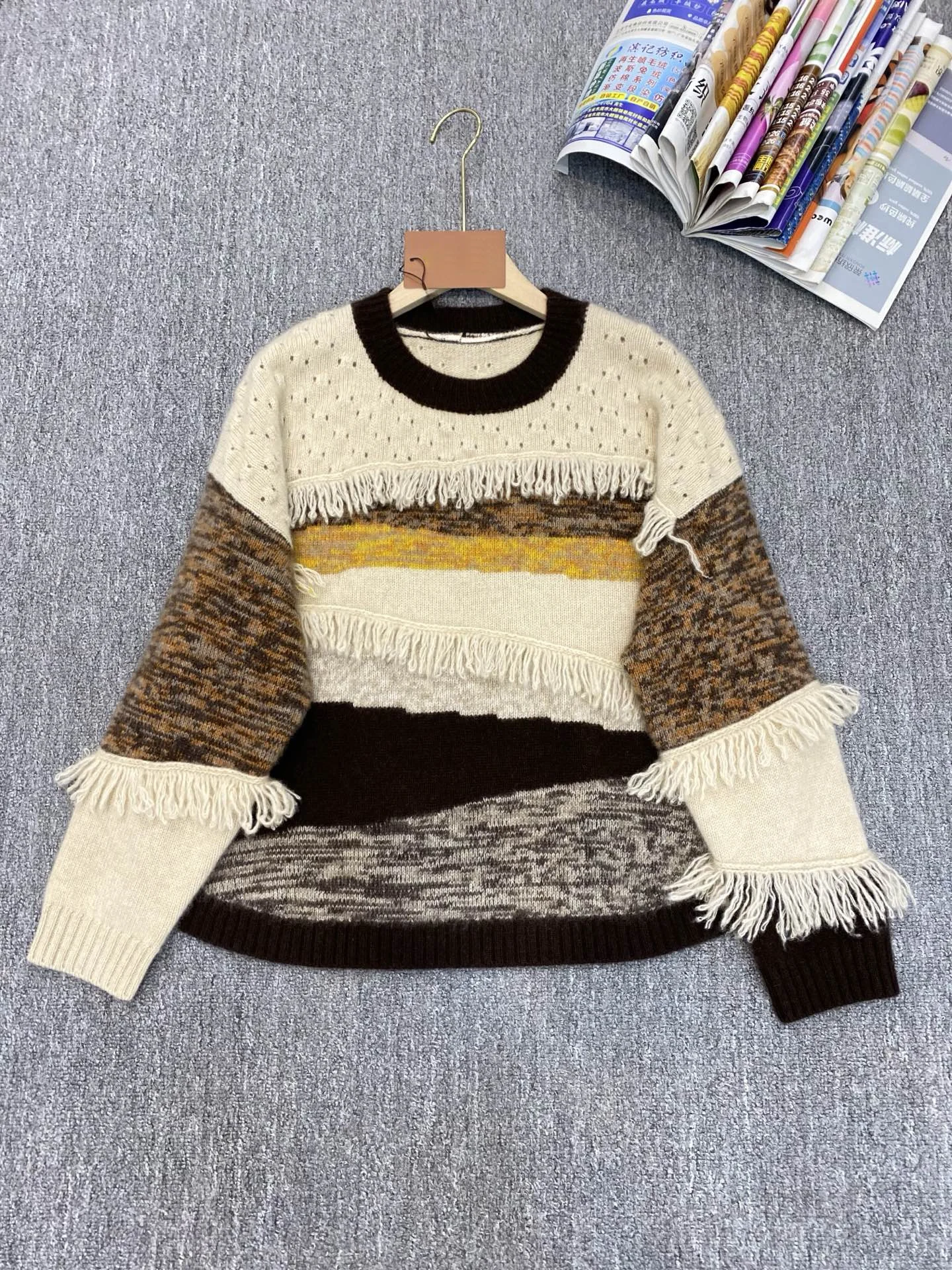 

Autumn And Winter New High-Quality Double-Layer V-Neck Loose Drop Shoulder Sleeve Cashmere Wool Blended Yarn For Women