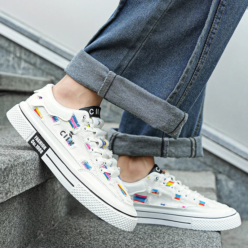 Hot Sale Men's Canvas Shoes Green Sneakers Fashion Print Skateboard Shoes Men Low Canvas Sneakers Slip-On Male Designer Footwear