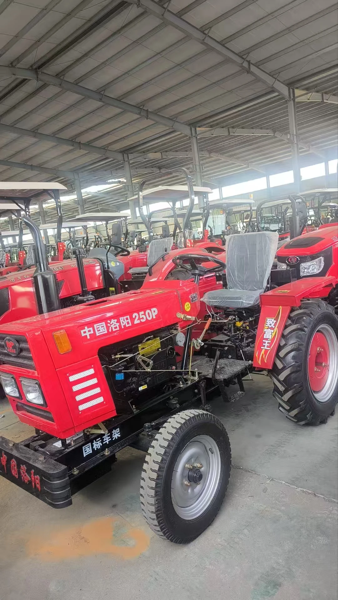 25HP Mini Tractor 4x4 Landbouwmachine 2Wheel Mini Roterende Helmstok Compacte Tractor Cultivator
