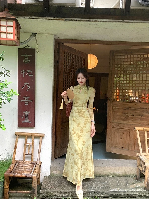 

Новый китайский национальный тренд【Осенний шик】Длинное платье-ципао в стиле дзен, для ранней осени, с эффектом утяжки талии, элегантное.