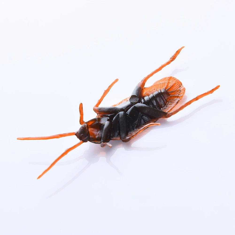 6PCS Halloween gadget Plastic Cockroaches Joke Decoration Props Rubber Toy Gags Practical Jokes Toys Plastic Bugs Cockroach