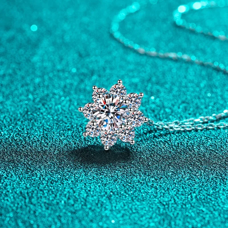 18K gold necklace women's sunflower moissanite clavicle chain pt950 gold necklace diamond pendant