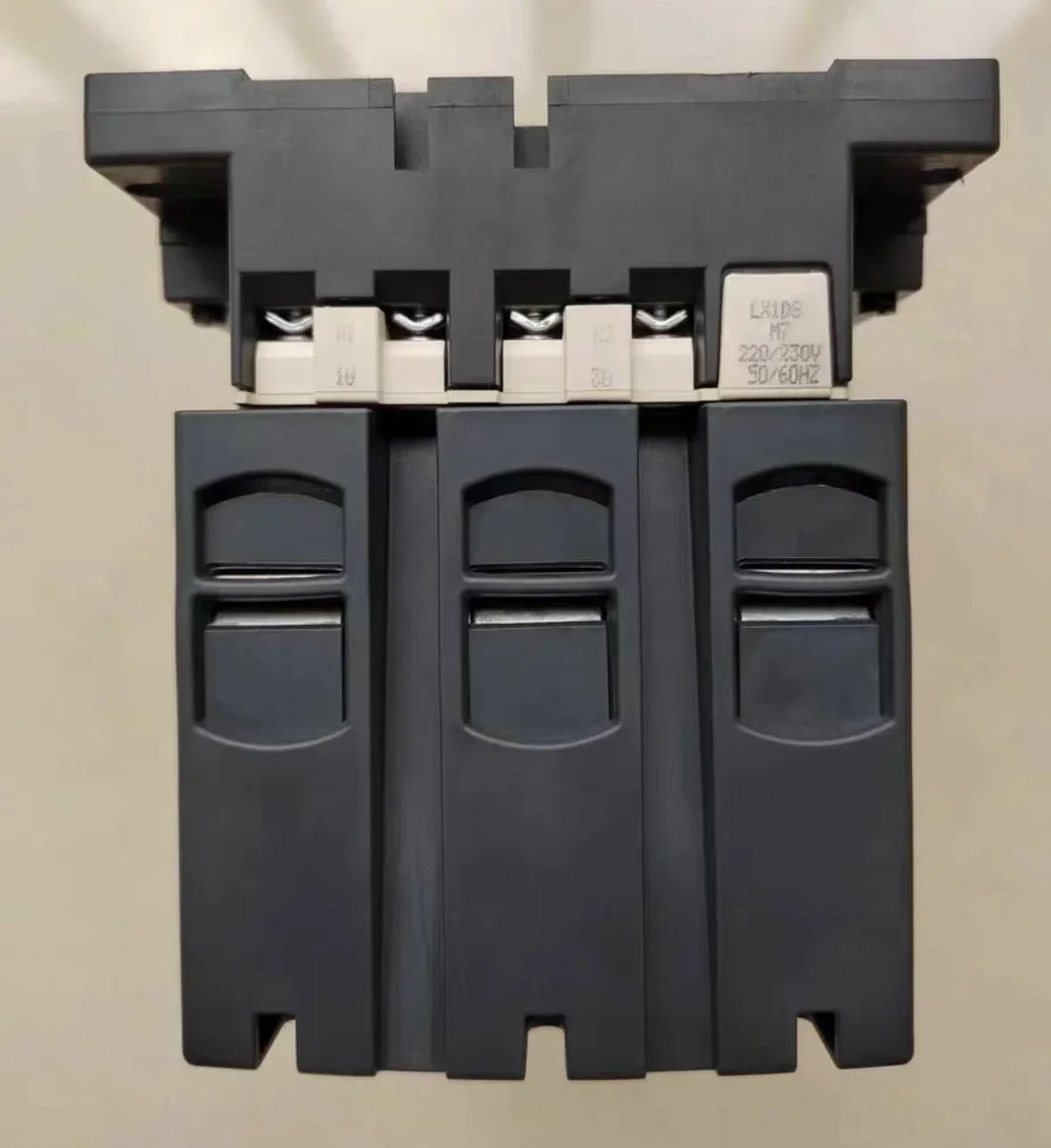 LC1D170 موصل التيار المتردد المستخدم