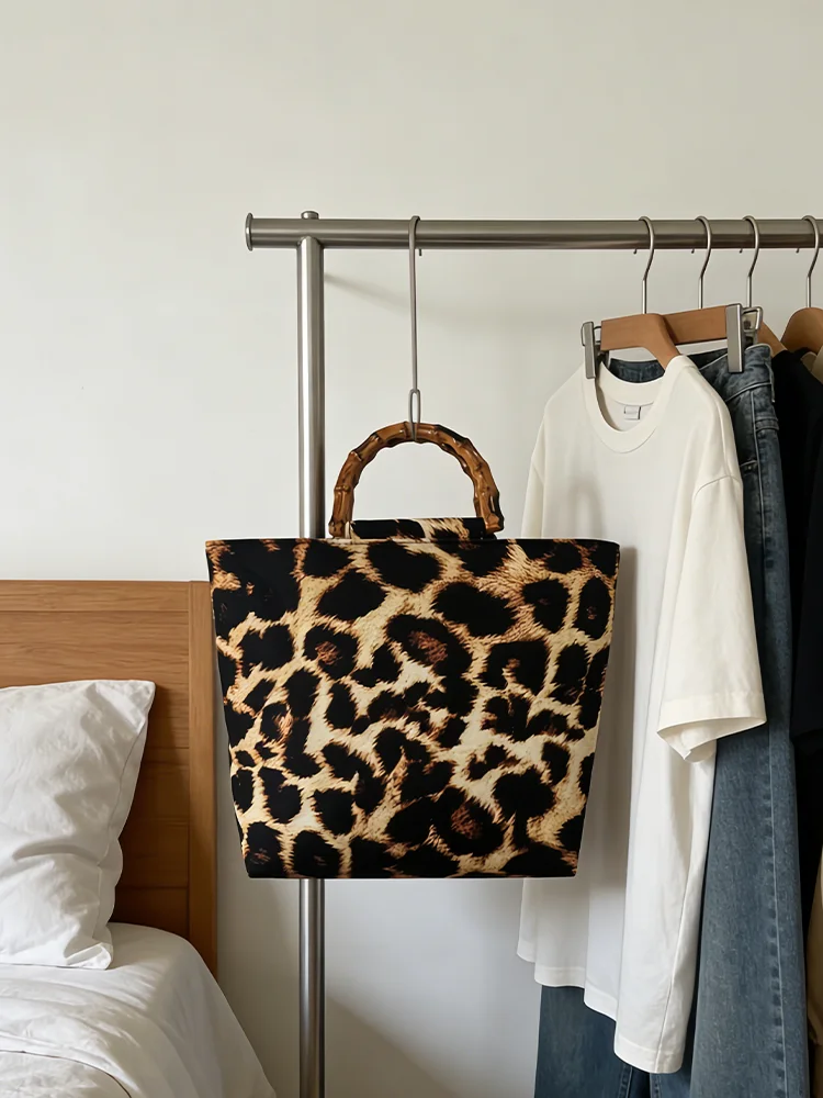 

Vintage leopard print women's handbag, high-quality imitation bamboo handle design, portable large-capacity women's shoulder bag