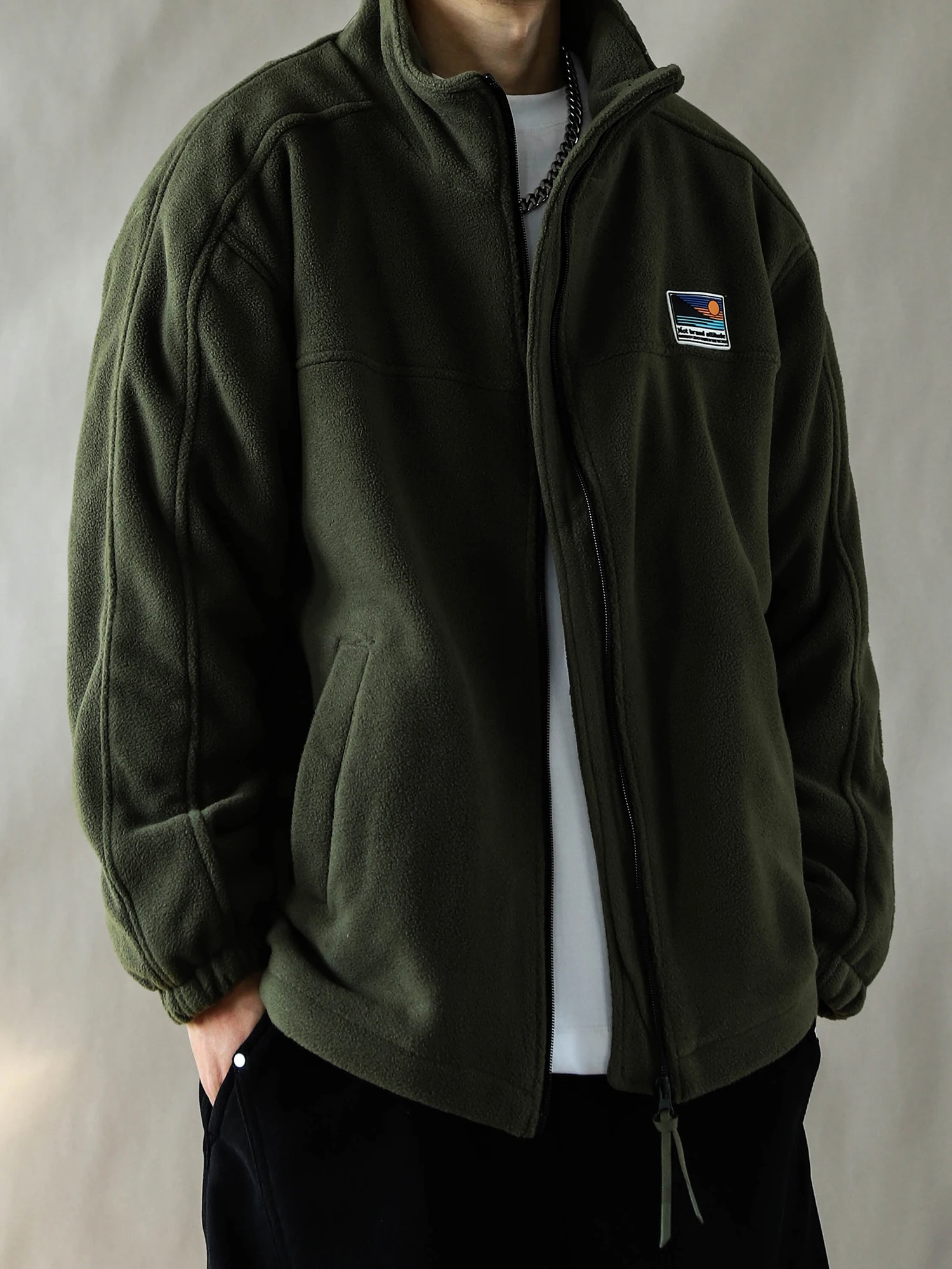 

2025 New Men's Thiened Fce Stand Collar Open Cardigan Jaet Sweatirt Casual Loose Fit Autumn Winter Warm een