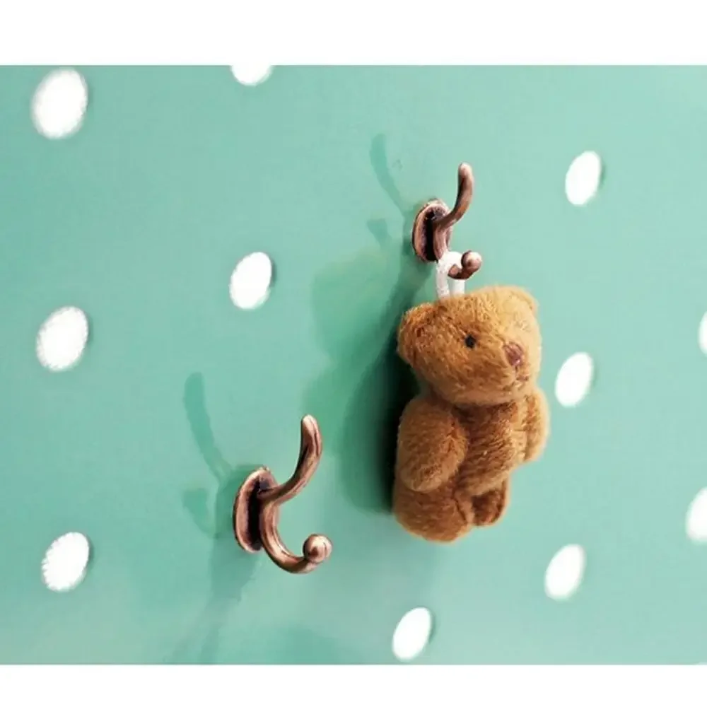 10 pz Mini Casa Delle Bambole In Metallo Mobili In Miniatura Gancio 4 Colori 1:12 Vestiti Appendiabiti Appendiabiti 14*14mm Ganci Da Parete Modello