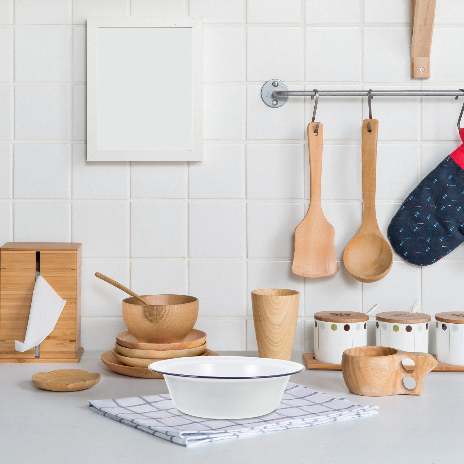 

1pcs Vintage Enamel Soup Bowl Large White Salad Mixing Basin Household Kitchenware Retro Dough Storage Basin Soup Holder Lard