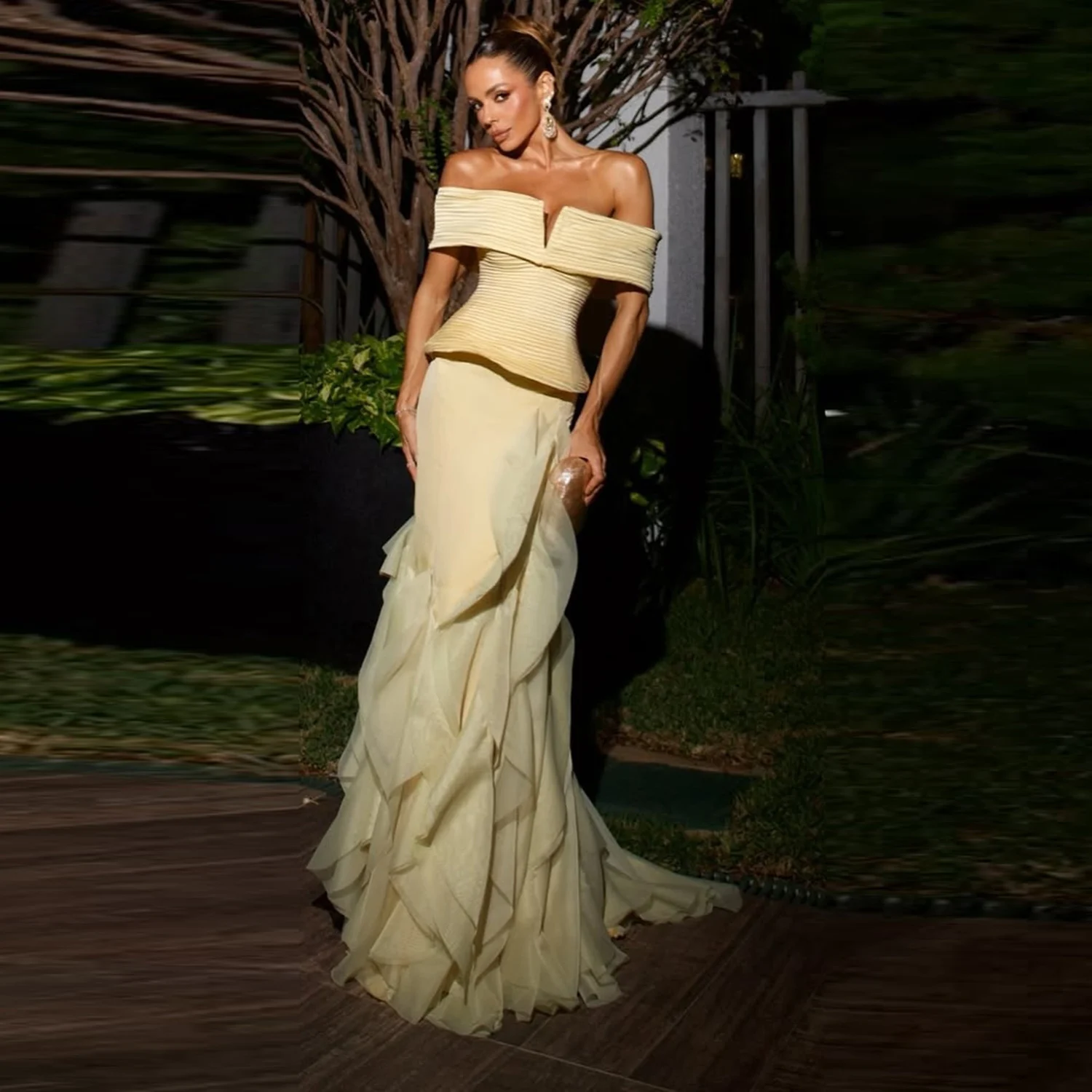 

Light Yellow Off The Shoulder Mermaid Prom Dress Ruffles Floor Length Evening Gowns Zipper Back Formal Party Dress