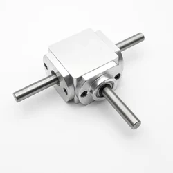 1:1 Transmission Gearbox 6MM 8MM 1M 20T Commutator Right Angle Spiral Bevel Gear Reduction Gearbox