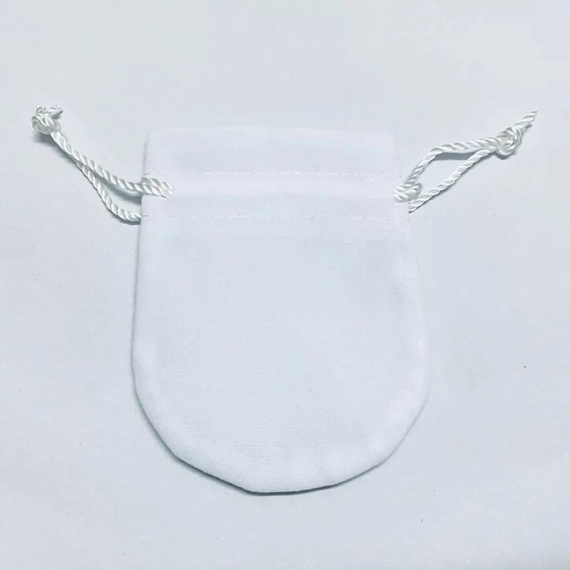 50pcs White Ribbon Velvet Bags Pouch For Bead Charm Bracelet Women  Jewelry Birthday Gift White Bags Outer Packaging